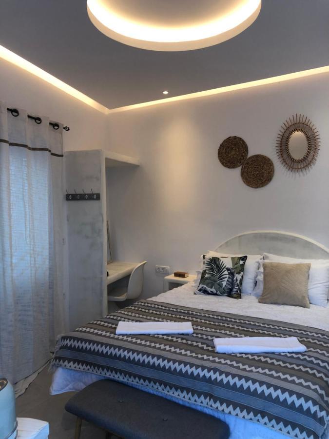 Oldtown Suites Fira Exterior photo