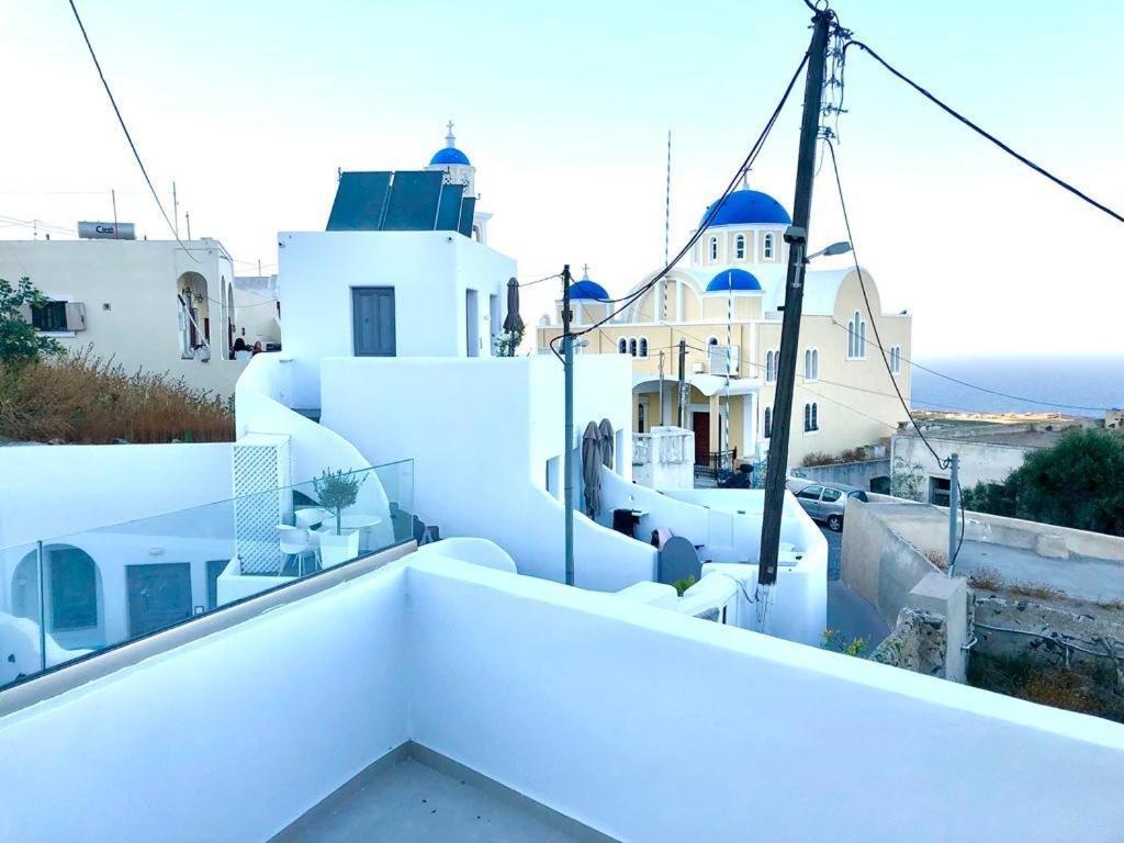 Oldtown Suites Fira Exterior photo