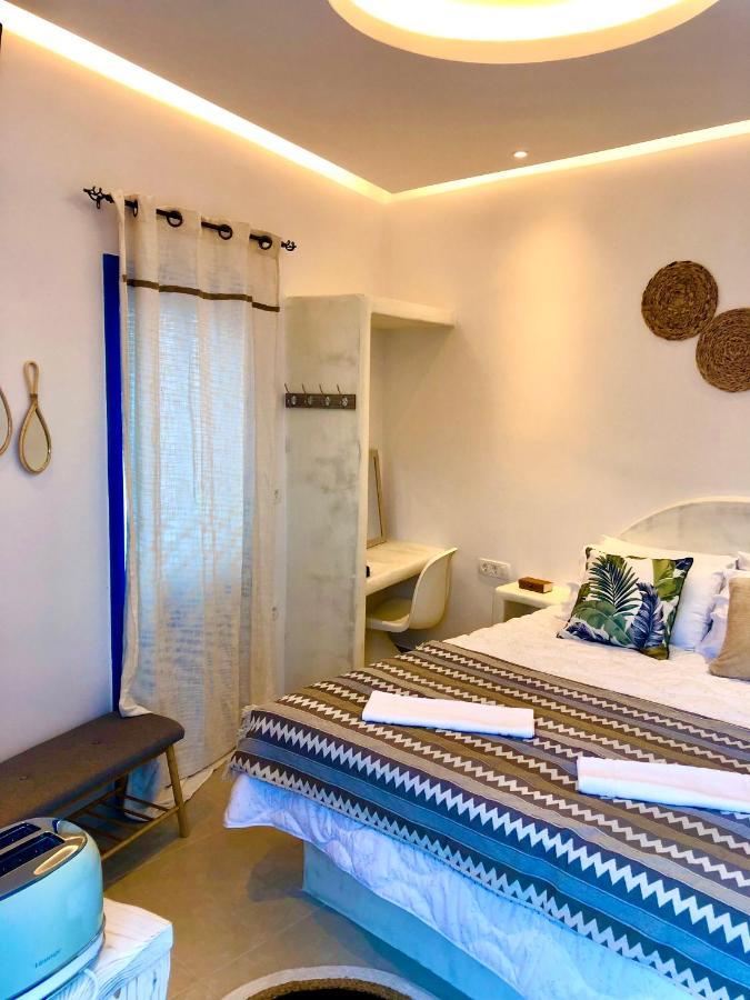 Oldtown Suites Fira Exterior photo
