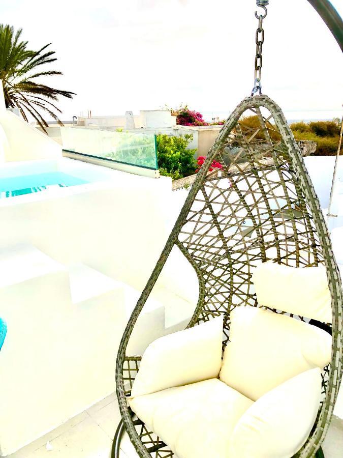 Oldtown Suites Fira Exterior photo